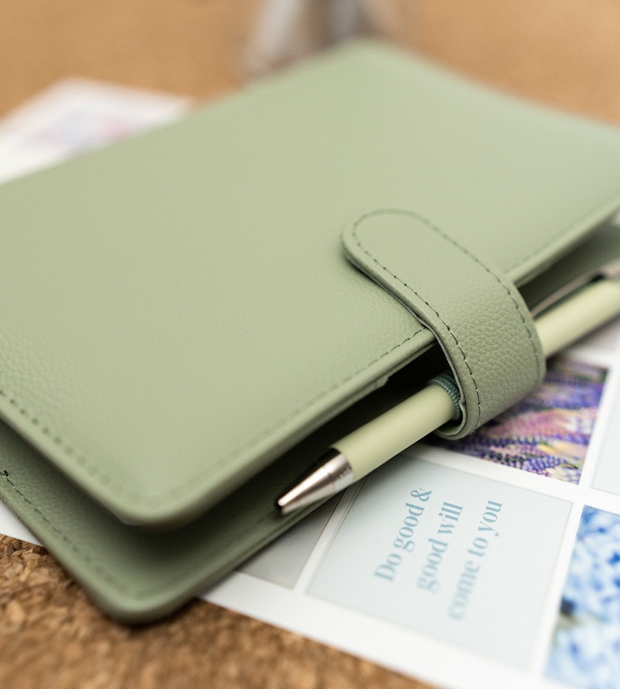 fodral ringpärm till systemkalender - storlek personal - grön (personal) grön